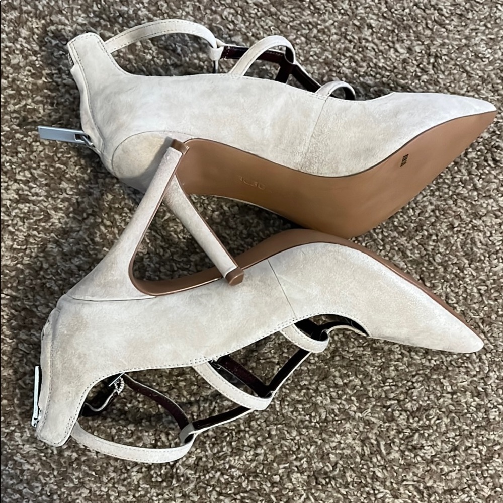 BCBGeneration Tan Heels - Picture 10 of 13